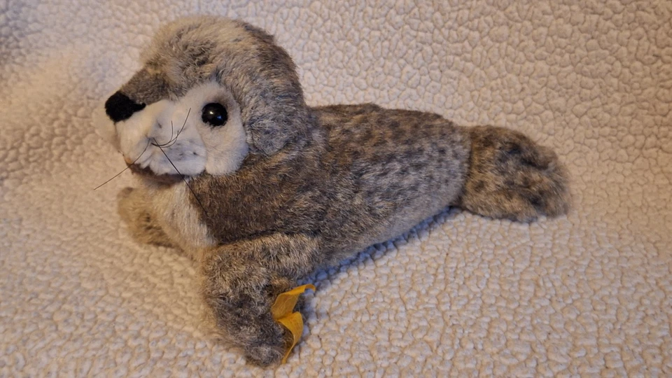 Steiff 063077 Robbe "Robby" 30cm liegend - Sammlerstück - Bild 2 von 4