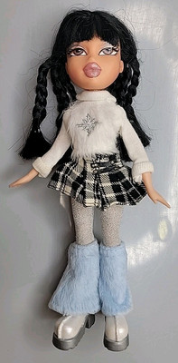 2003 Bratz Wintertime Wonderland Jade Doll with Accessories Almost