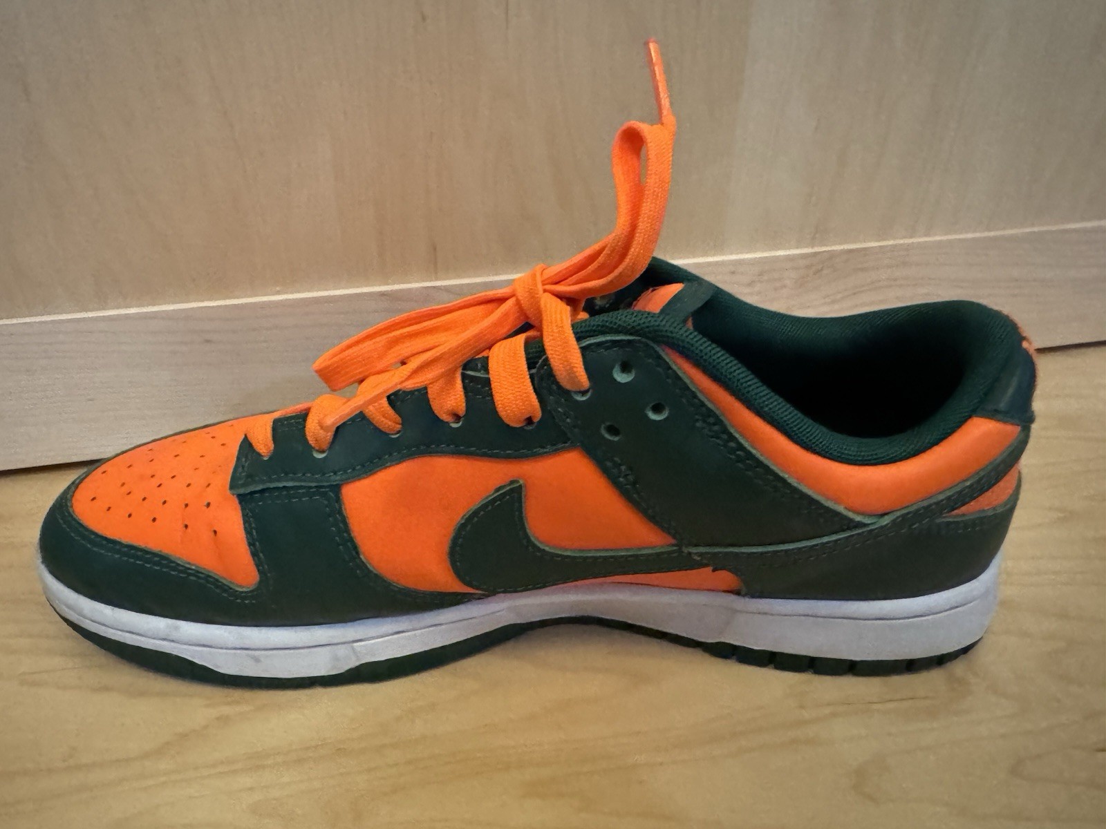 SIZE 10 US NIKE DUNK LOW MIAMI HURRICANES DD1391-300  (G127744-1 (NO) BY-74) thumbnail 3