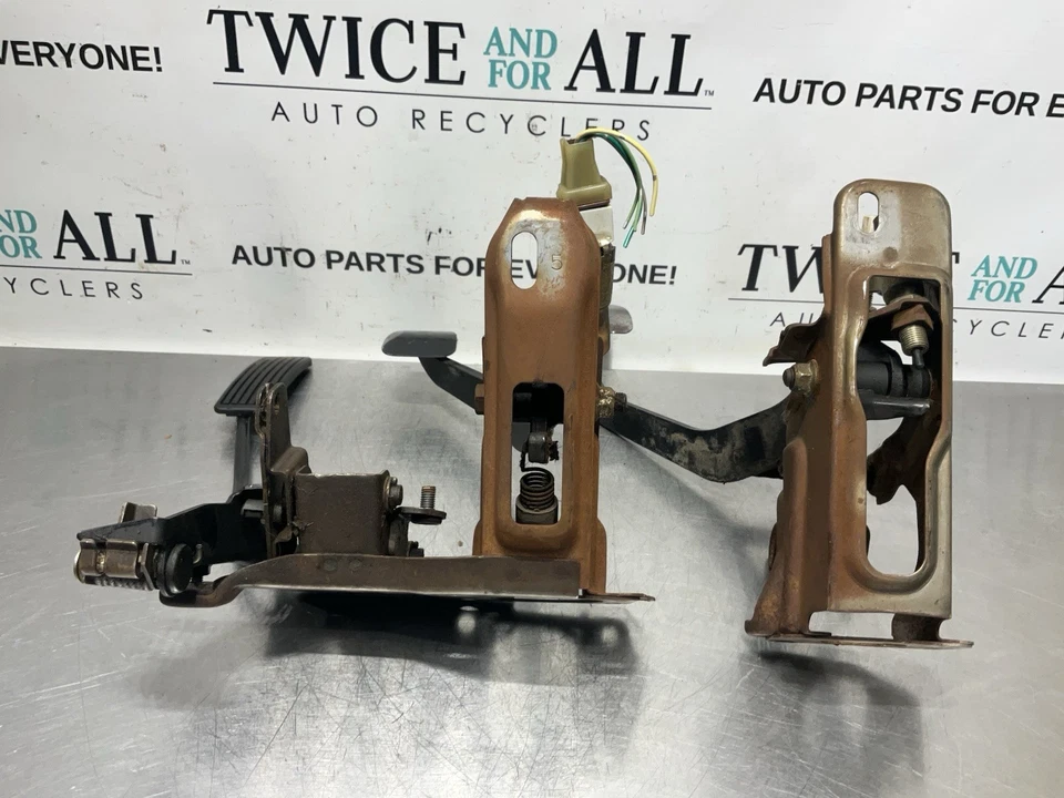 1992-1994 ACURA Vigor OEM ПЕДАЛЬ СЦЕПЛЕНИЯ ГАЗОВОГО ТОРМОЗА В СБОРЕ РУКОВОДСТВО 5 SPD - Изображение 3 из 4