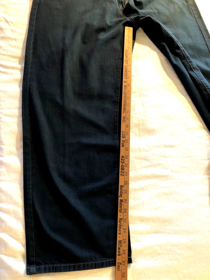 Calvin Klein Jeans Size 44 x 32 Mens Loose Fit Low Waist Relaxed Fit NWT - Image 2 of 4