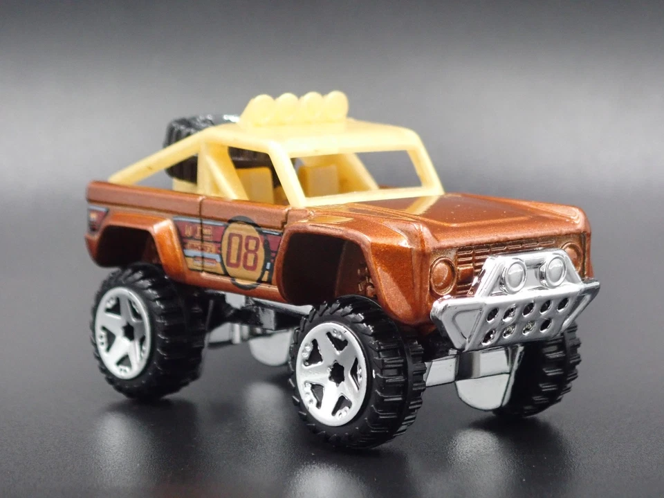 1966-1977 Ford BRONCO 4X4 fuori Strada Personalizzato Marrone 1:64 Modello Auto - Immagine 3 di 4