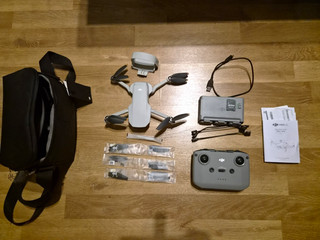 DJI Mini 4K Drohne 4K 249 g 20 Min 5000 m Set: Fernbed. Ladehub 128GB