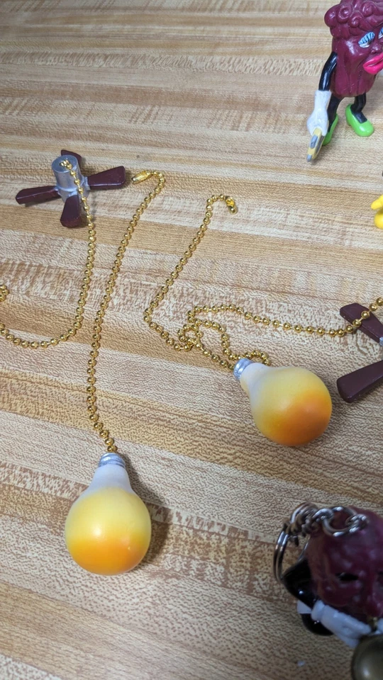 Lote de pasas de California prendedores de colección llaveros tarjetas coleccionables 1987-88 RARO Foto 3 de 4