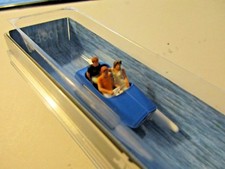 Preiser (HO 1:87) Pedal Boat and Family #10682