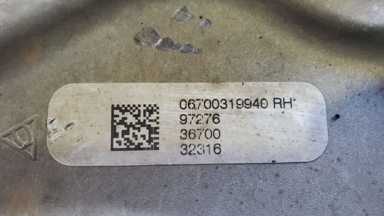 2017 Maserati Levante OEM 06700319940 Front Right Upper Control Arm