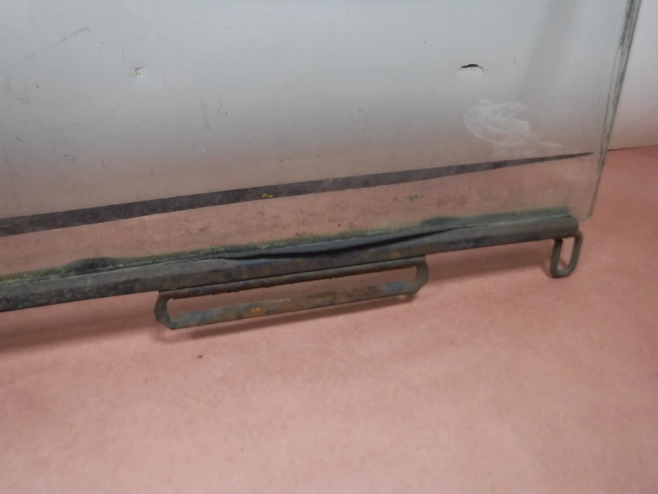 Jeep Wagoneer 1968 Tailgate Glass Window W/ Lift Bar Factory OEM - Image 4 of 4