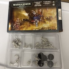 Techmarine with Servitors Warhammer 40k Space Marines OOP NIB