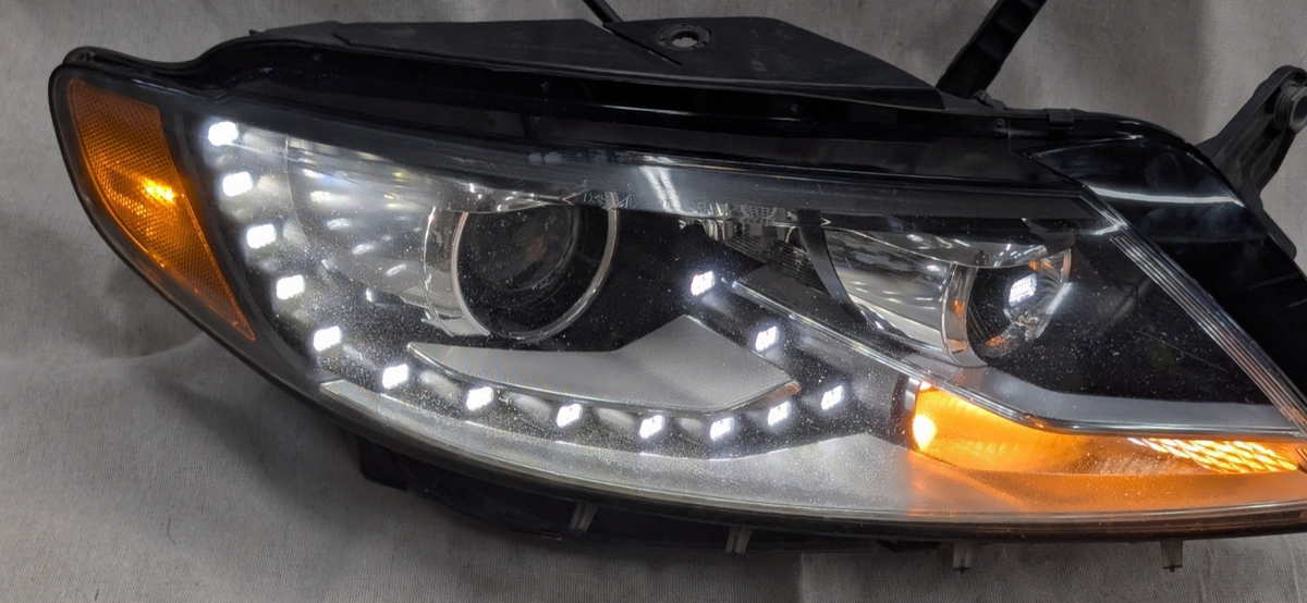 OEM 2013-17 Volkswagen Passat CC RIGHT PASSENGER Side HID Xenon