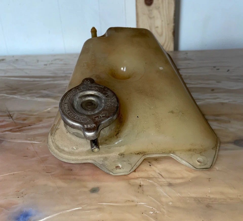 Mercedes-Benz 1977-1985 OEM diésel 3,0 L 300D tanque de depósito de expansión de refrigerante Foto 2 de 4