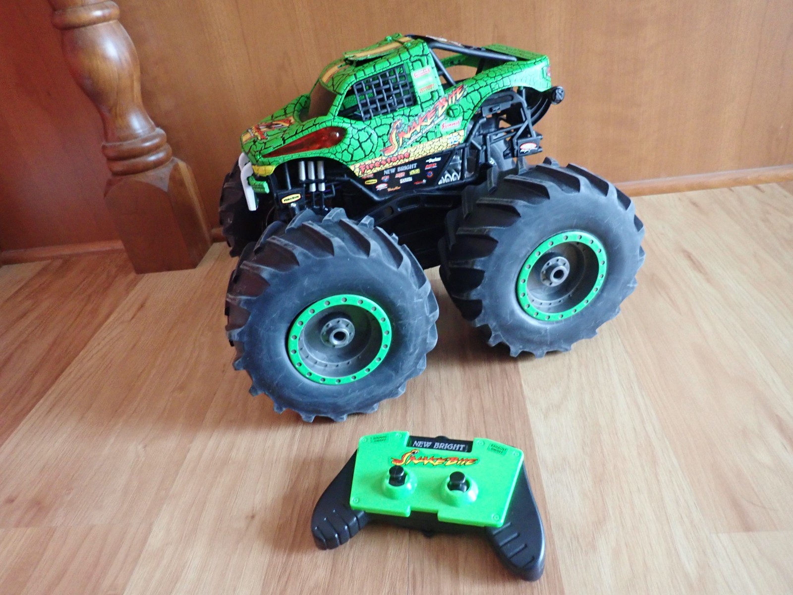 Monster Snake Bite Lights Action W/remote! Videos