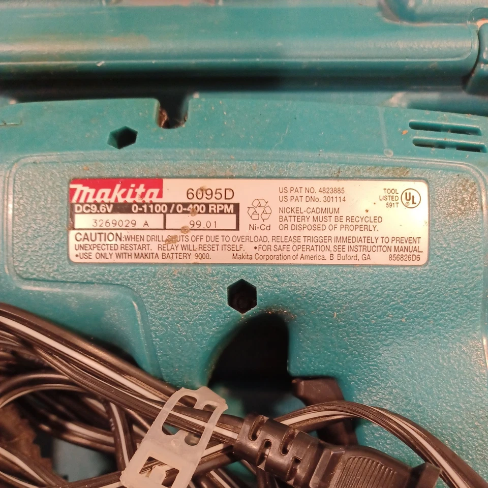 Taladro inalámbrico MAKITA 6095D con 3 baterías y cargador probado y funciona Foto 4 de 4