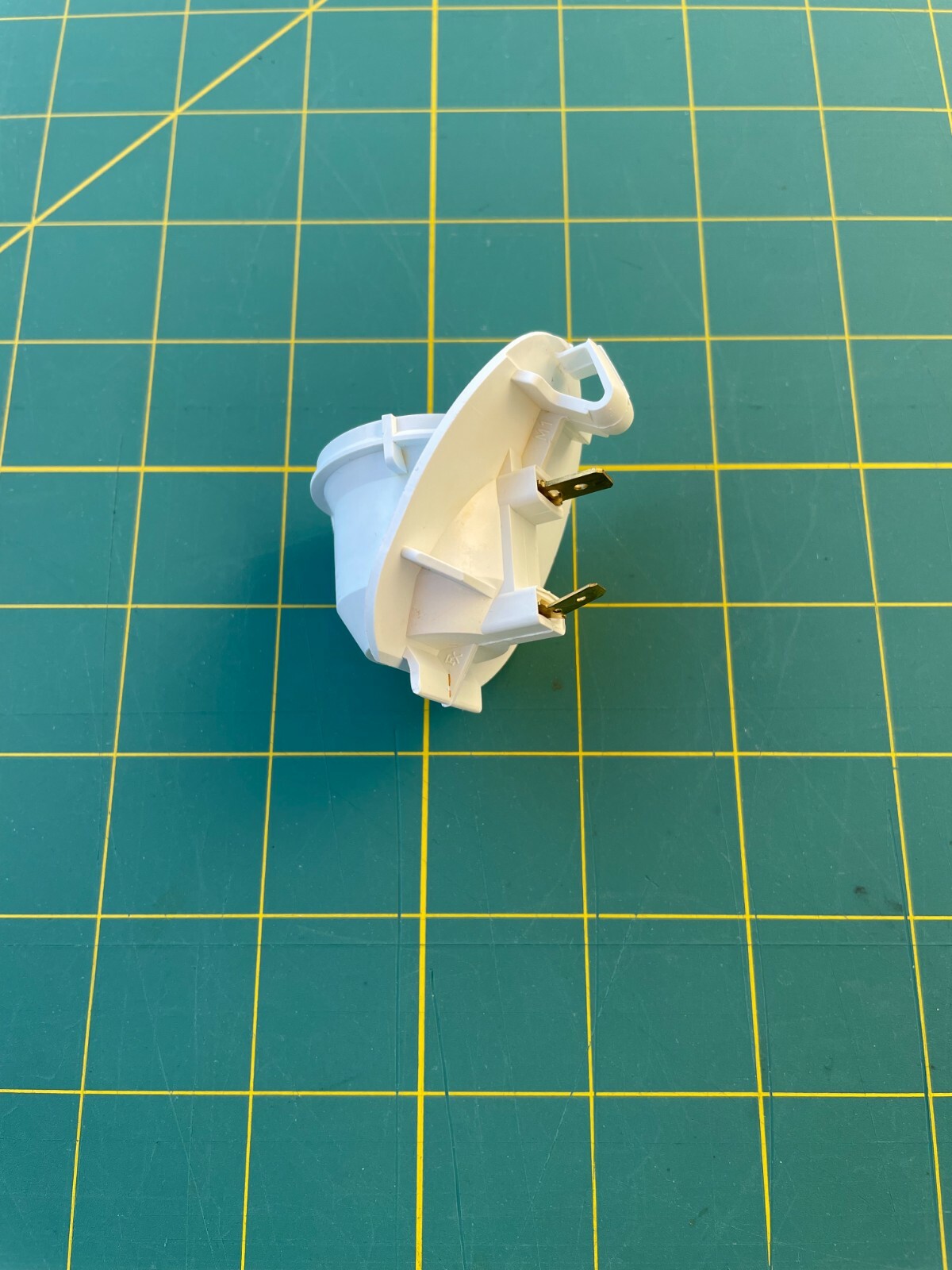 Whirlpool refrigerator part 4387478 Light socket eBay