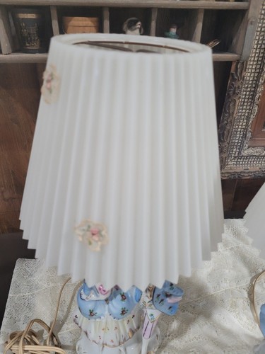 Vintage Pair of Colonial Ballroom Couple Figurine Lamps Made In Occupied Japan - Picture 6 of 10