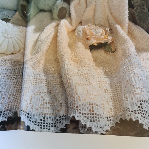2 x Carnival Very Easy Crochet Throws & Cushions & Australian Crochet Booklets - Picture 21 of 24