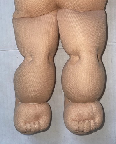 Muñeca niña Cabbage Patch Kid 1978-1982 ojos verdes pelo naranja 1 hoyuelo hendido 17" - Imagen 5 de 16