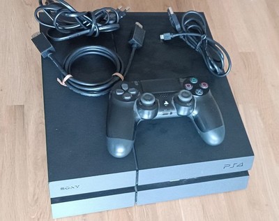Sony Playstation 4 plus FC 24 Spiel