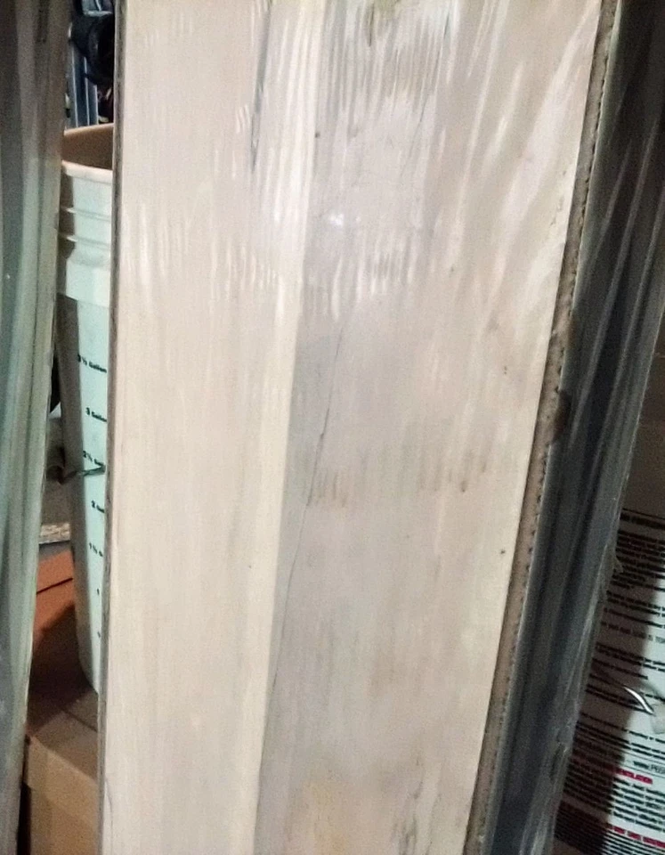 Nuevos tablones laminados impermeables Shaw Versalock - 8 tablones - 20,77 pies cuadrados Foto 2 de 2