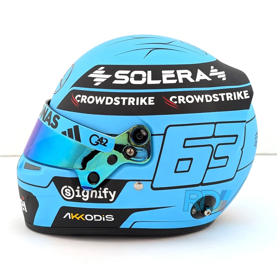 2025 George Russell Mini Helmet - 1:2 Scale Bell F1 Helmet - Model 4100399 - Image 4 of 4