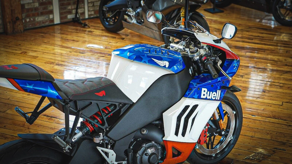 2024 1190 Freedom - seat, rear suspension, tank, fairing - right side