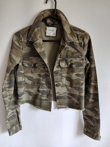 Kurze Damen-Shirtjacke matschgrün Camouflage Fransenbesatz Knopfleiste Gr. XS - Bild 6 von 12