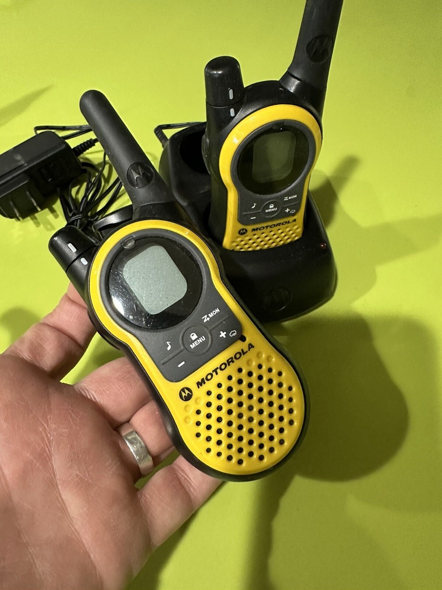 Set Of 2 Motorola Walkie Talkies FCC ID: K7GMSCEJ Waterproof
