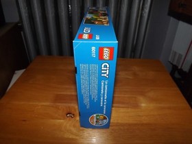 LEGO CITY VAN & CARAVAN KIT #60117 250 PIECES NEW IN BOX 2016