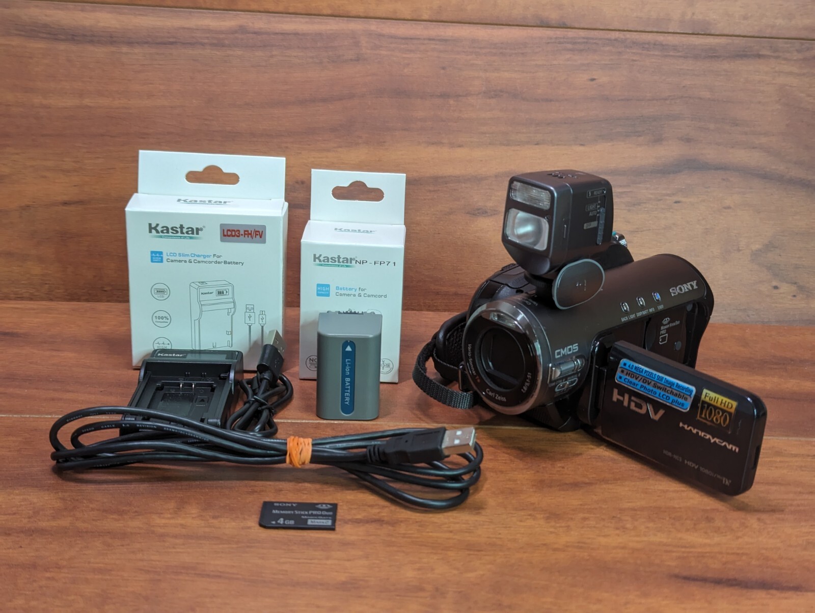 Sony Handycam HDR-HC3 High Definition Camcorder W/ Accs. HVL-HFL1 NEW BATT... 