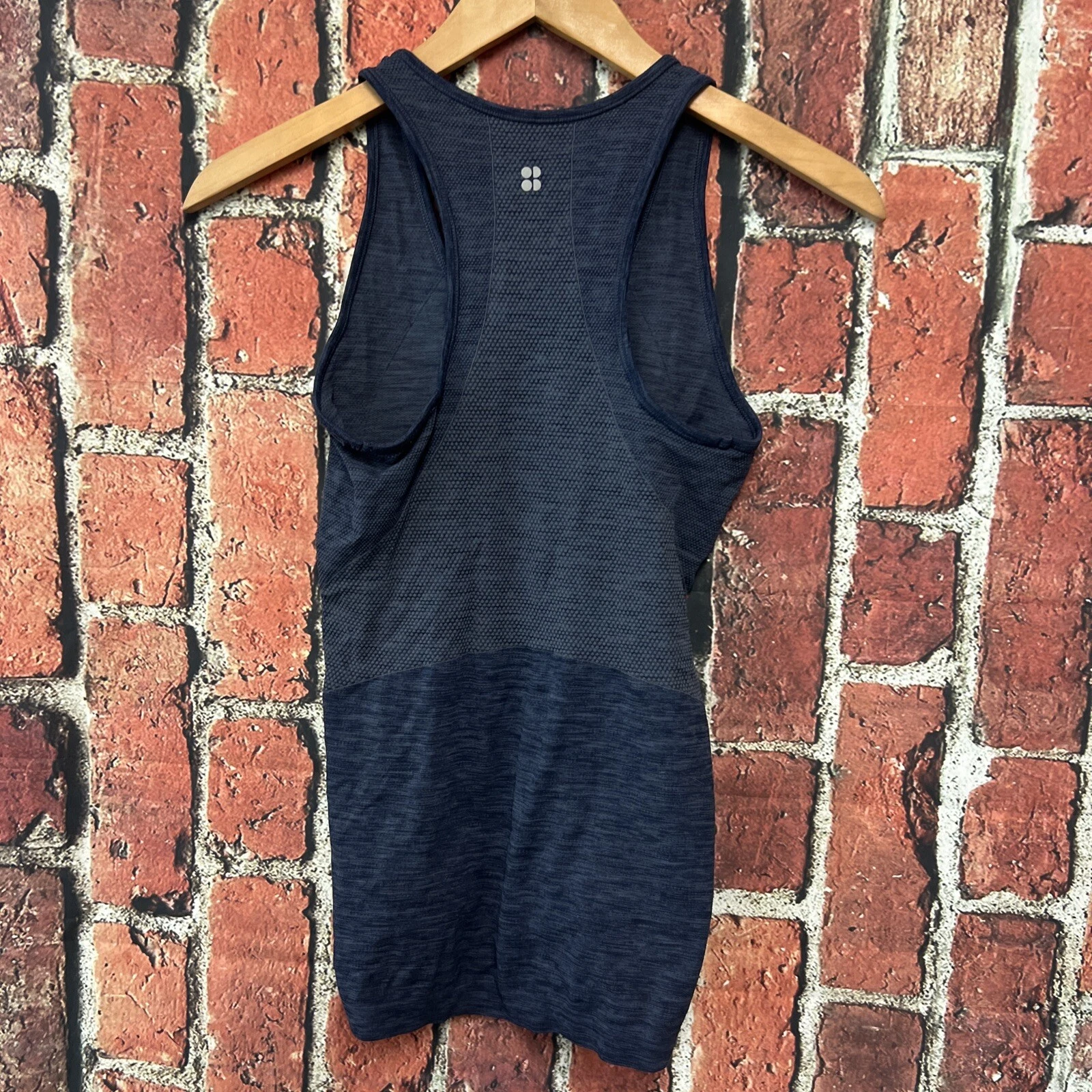 sweaty-betty athlete seamless cropped workout tank-top