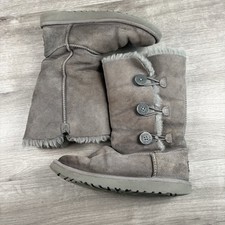 UGG Australia Bailey Button Triplet Shearling Fur Women's Girl Gray Boots Size 4