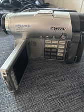Sony Handycam DCR-DVD201 Camcorder Bundle-Used-Great condition 