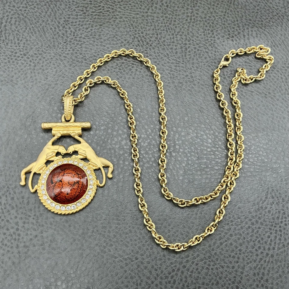 Collar Colgante Pantera Tono Dorado Park Lane Cadena Rojo Cabujón Cristal Acentos Foto 3 de 4