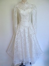 Vintage 70s Ivory Lace Wedding Dress XS 2 Illusion Sweetheart Neckline Mori Lee