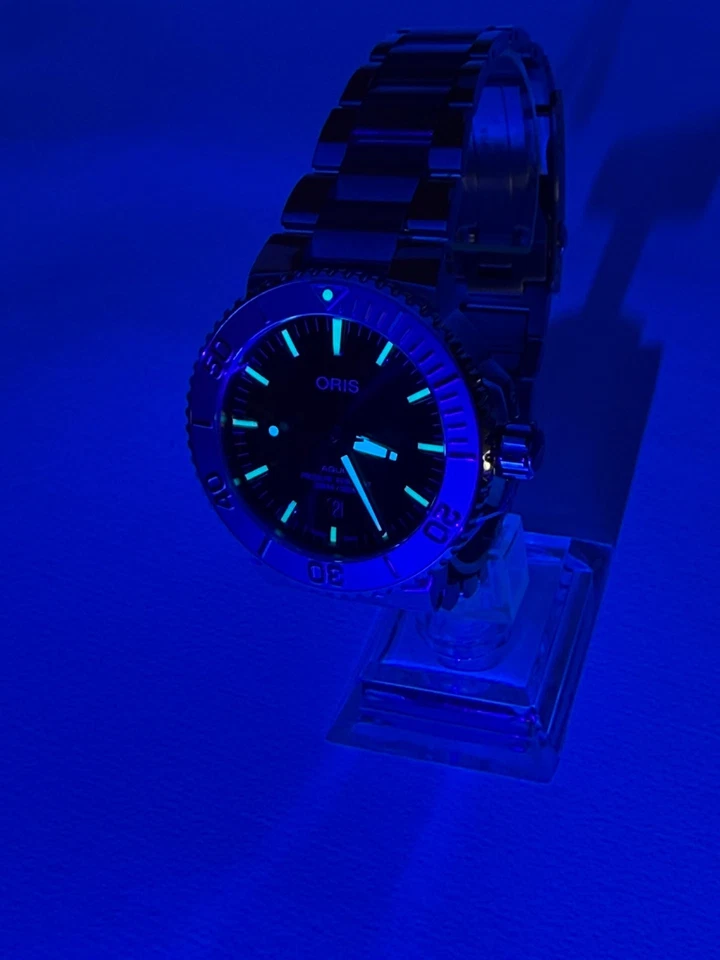 Oris Aquis relógio automático alívio de data 43,5 mm - 01-733-7730-4158-07-8-24-05PEB - Imagem 3 de 4