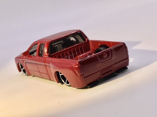 HOT WHEELS🔥NISSAN TITAN PICKUP TRUCK CUSTOM-1:64- 2006 - Picture 4 of 11