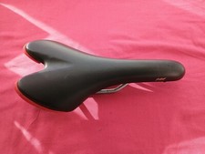 SELLA/SEDILE VINTAGE FIZIK PAVE NERO E ROSSO.