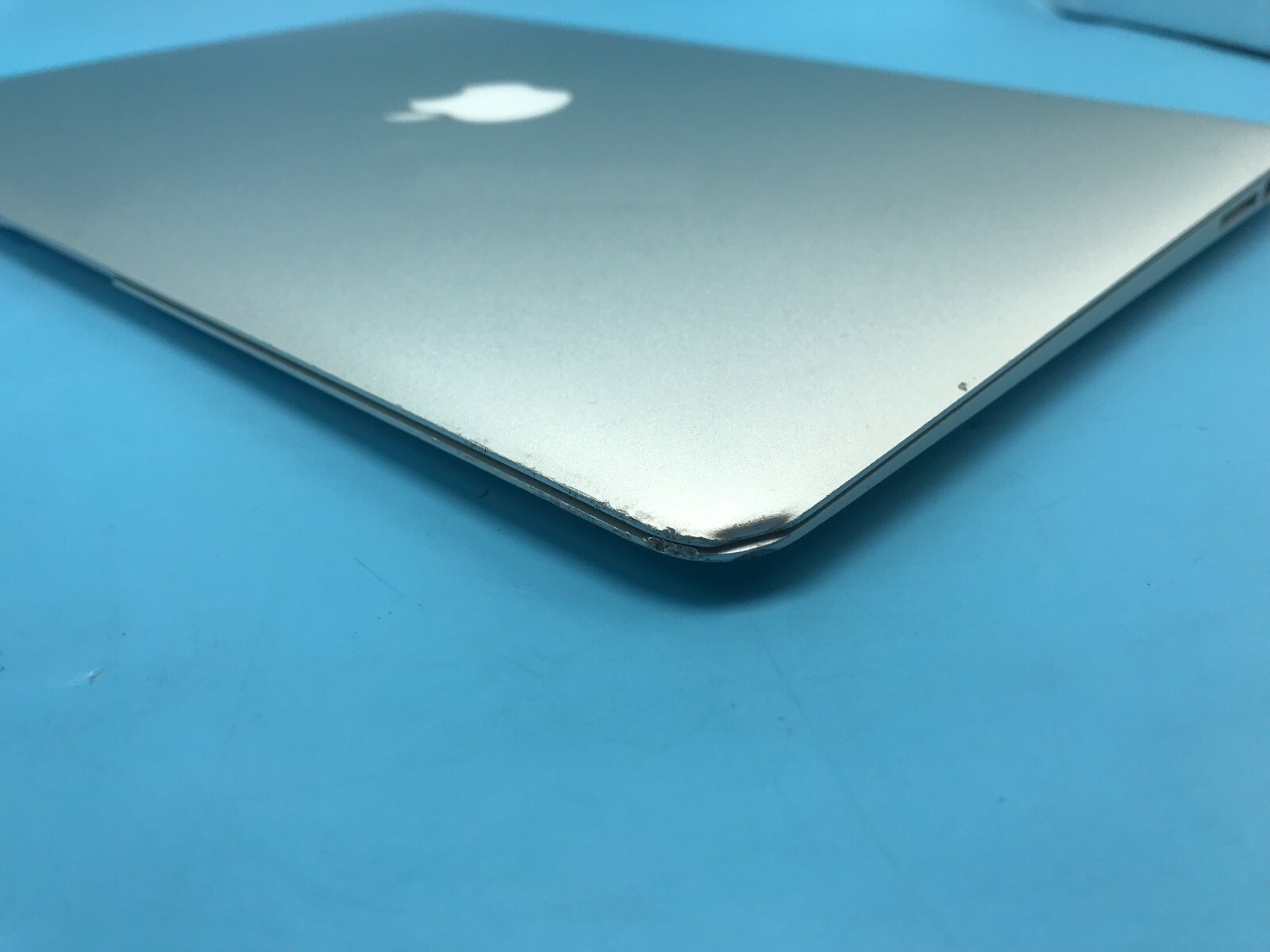 Apple MacBook Air 13" A1466 1.8GHz Intel Core i5 8GB RAM 256GB SSD Mid 2012
