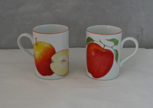 Vintage Fitz & Floyd Pommier Blanc Mugs 411 Red Apple Designs Set of 2 - Picture 2 of 7