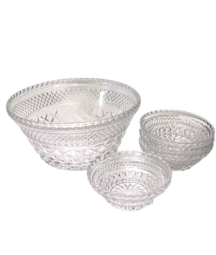 Vintage Wexford Anchor Hocking 5-Piece Serving Set with 4 Small Bowls and 1 Large Bowl