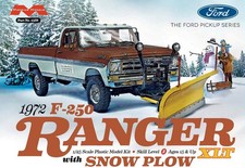 Moebius 125 1972 Ford F-250 4x4 Wsnow Plow Plastic Model Kit