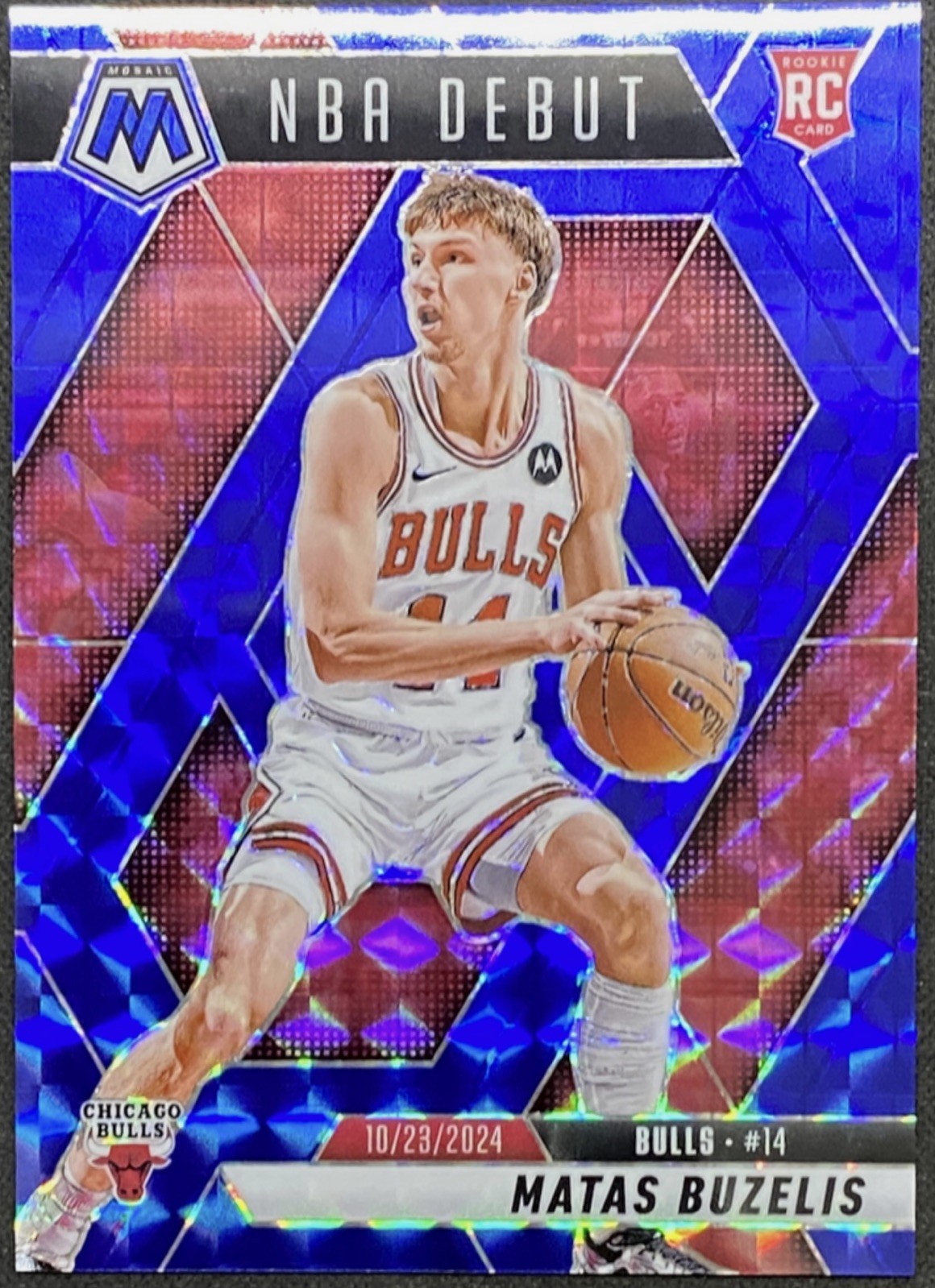2024-25 PANINI MOSAIC MATAS BUZELIS BLUE SEISMIC ROOKIE NBA DEBUT /149 BULLS