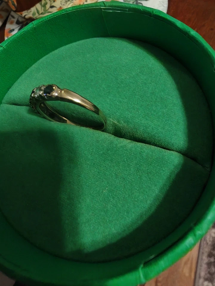 IMPRESIONANTE Anillo de Eternidad Vintage Oro 9ct Zafiro y Topacio Blanco Talla 7 1/2 Foto 3 de 4