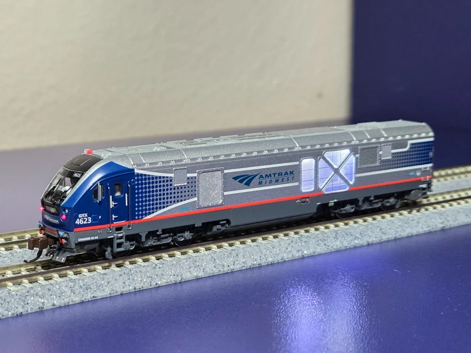 N Scale Bachmann Siemens SC-44 Charger, Amtrak Midwest 4623, DCC & Sound, 67951 - Image 2 of 4
