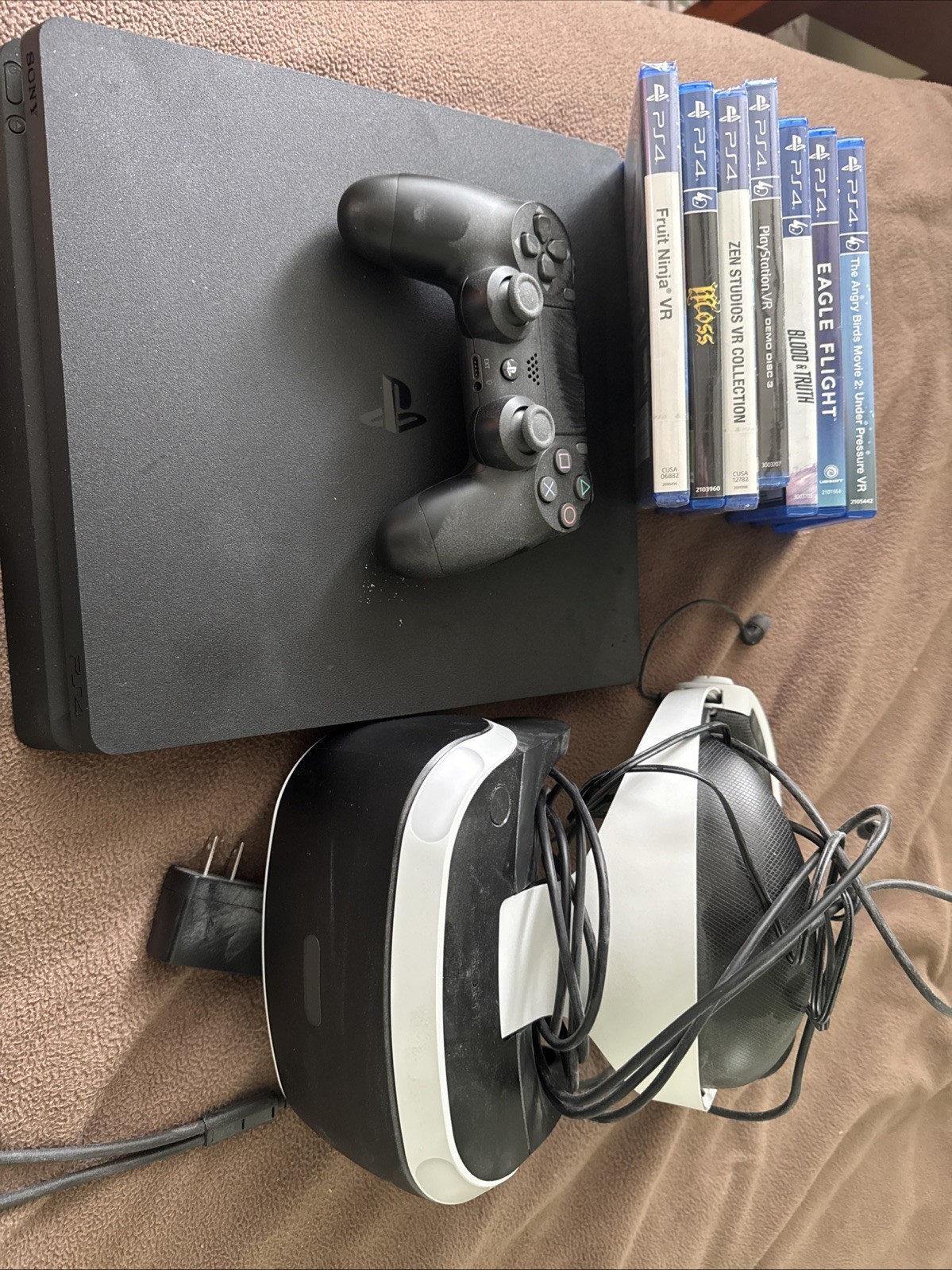 PS4 Bundle with VR Headset and Bonus Games-image