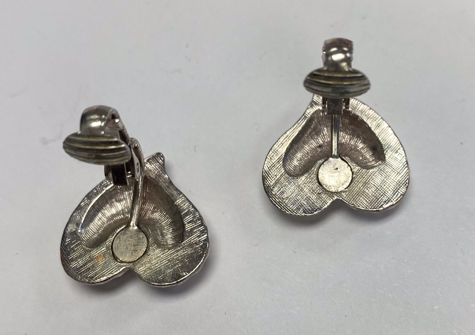 Vintage Hammered Silvertone Heart Shaped Clip Ear… - image 6