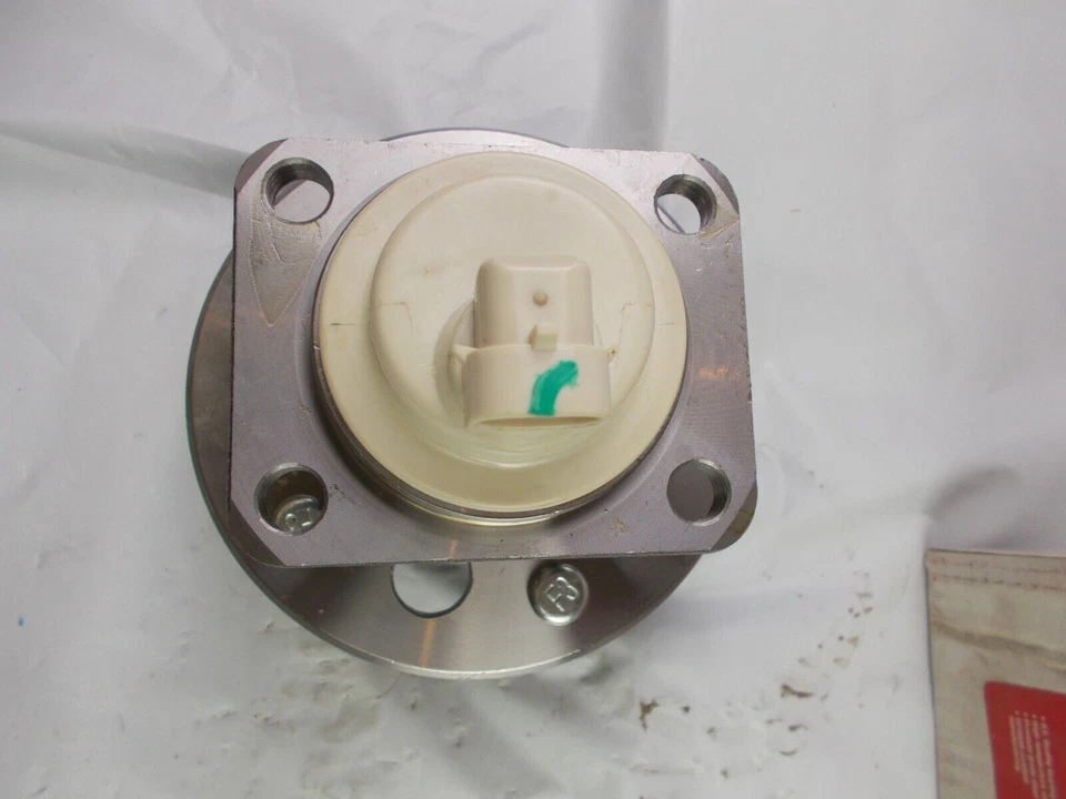 Conjunto de cojinete de rueda y buje trasero Carquest para; mini furgonetas GM Cars Foto 4 de 4