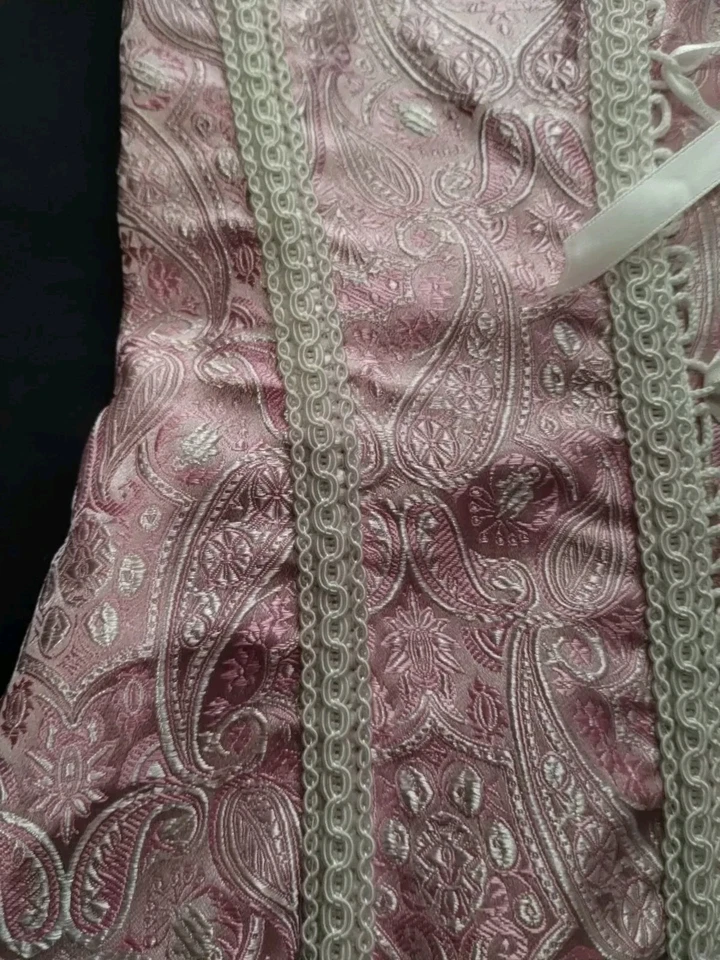 Renaissance Ruffle Lace/Zip-up Corset *Please Read Description Before Purchasing - Image 3 of 4