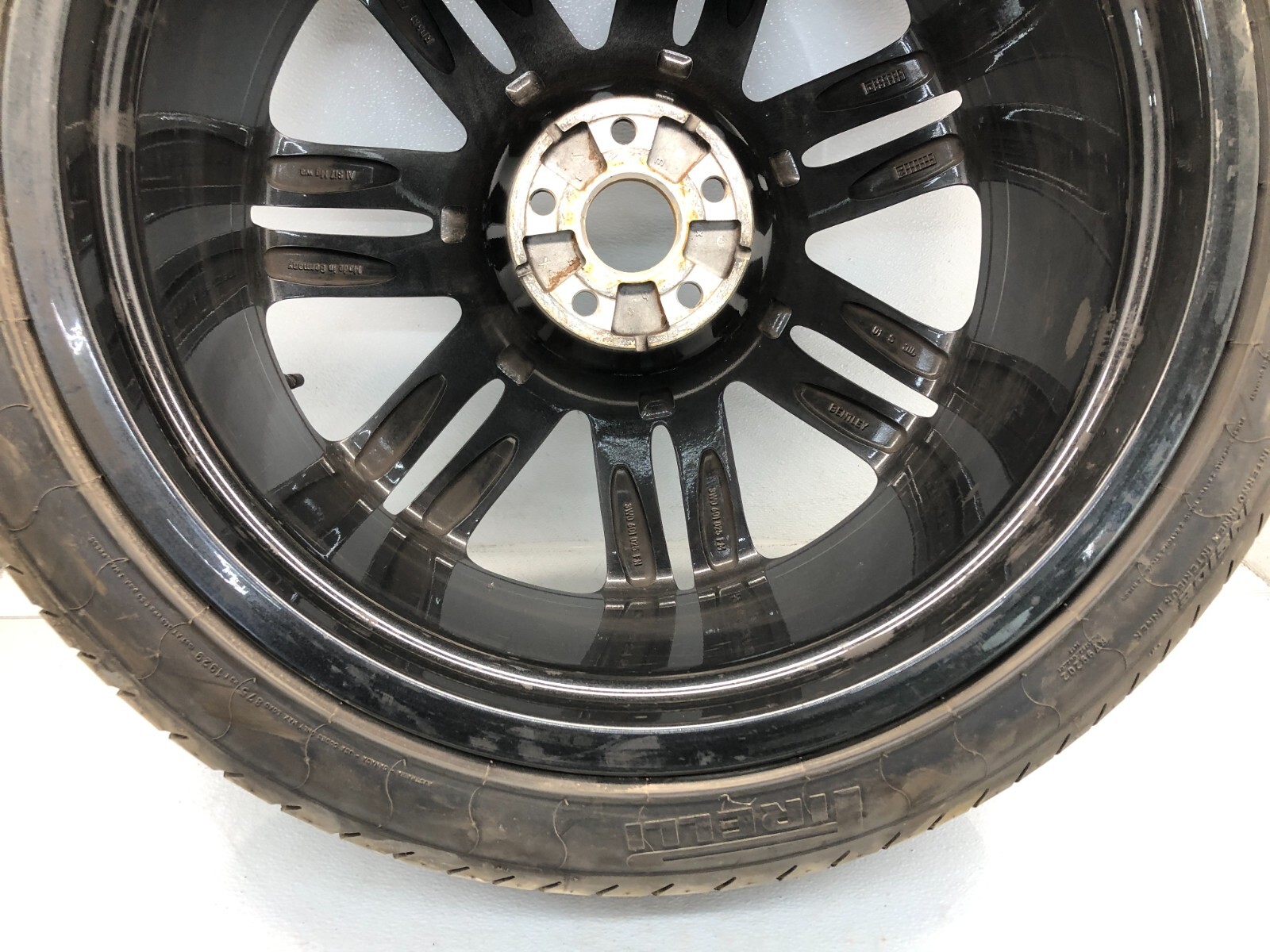 2014-2019 BENTLEY FLYING SPUR WHEEL RIM TIRE 21" 9.5X21 275/35ZR21 TIRE OEM.