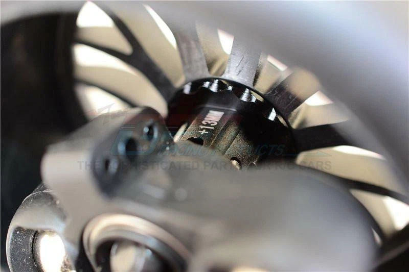 NEW GPM Alum 13mm Hex Adapters+Rubber Radial Tires with Plstc Whls Green - Image 3 of 4