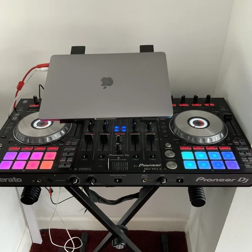 Pioneer DDJ-SX3 Serato DJ Controller with Case